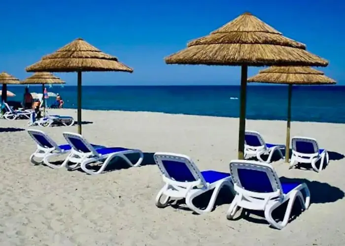 Appartement En Bord De Mer Avec Piscine
