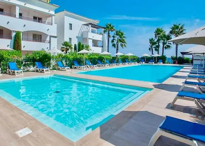 Appartement En Bord De Mer Avec Piscine