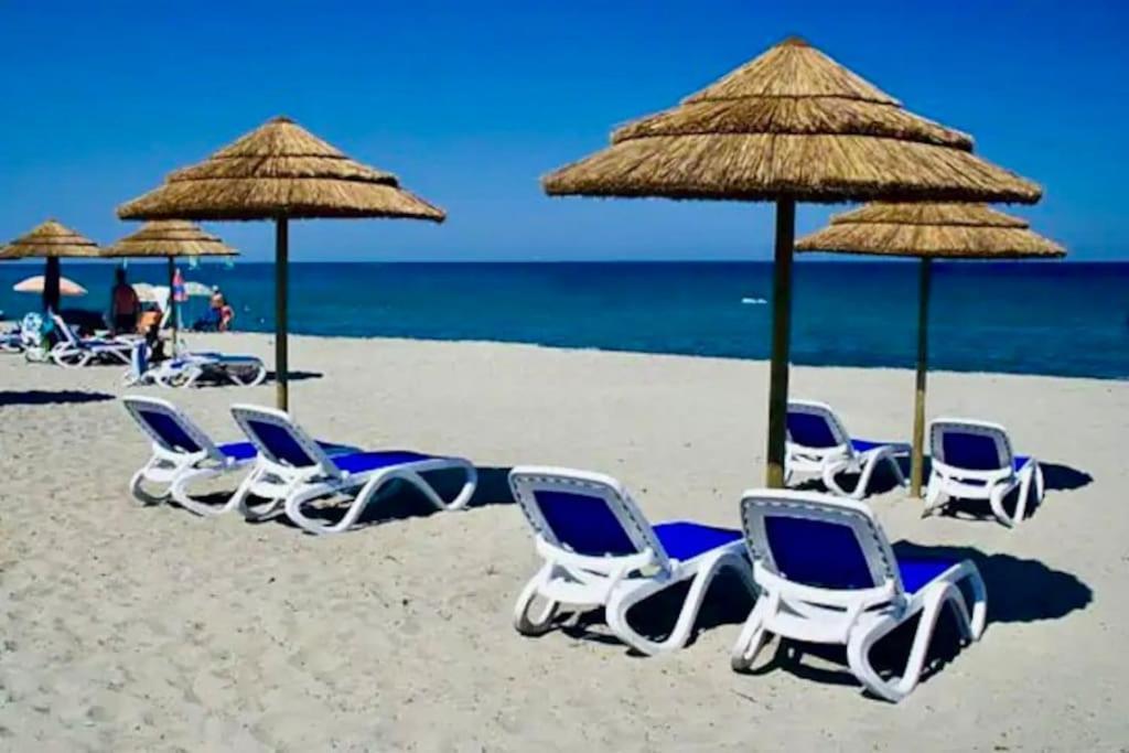 En Bord De Avec Piscine Appartamento *